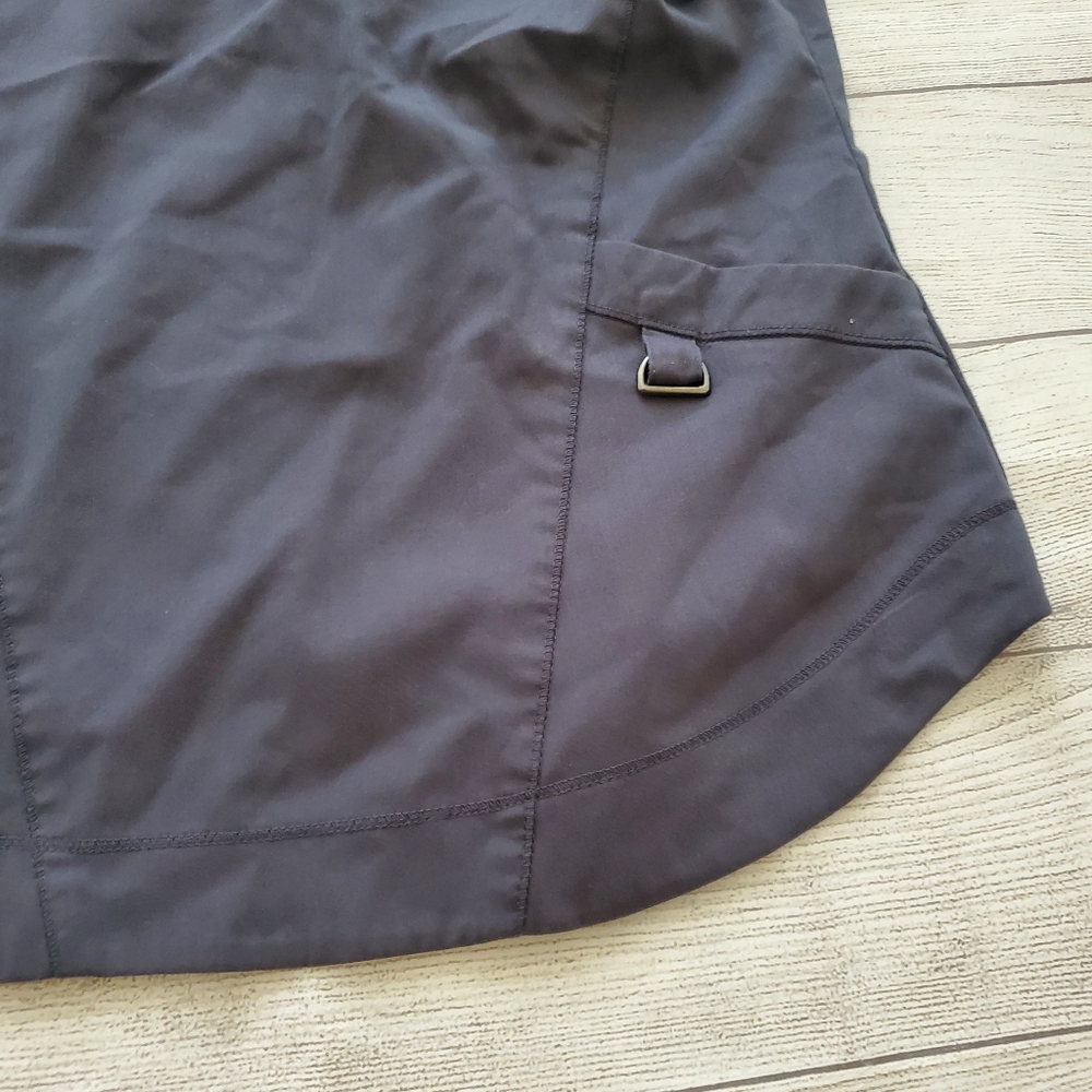 Greys Anatomy Women's charcoal grey scrub top. Size small. - Picture 8 of 9